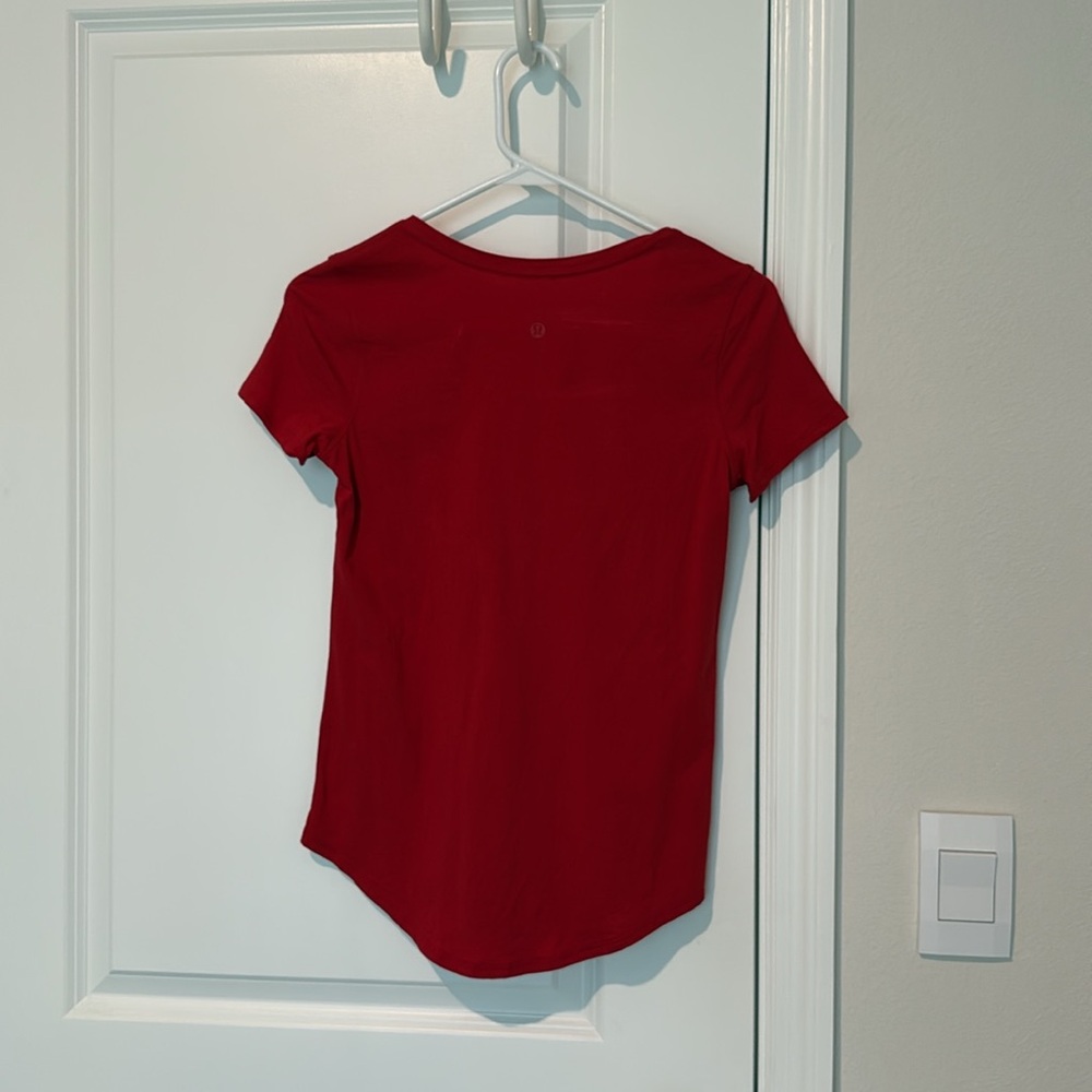 Lulu lemon love v neck cap sleeve tee. Red size 4. New. Washed, not worn. - Picture 2 of 2